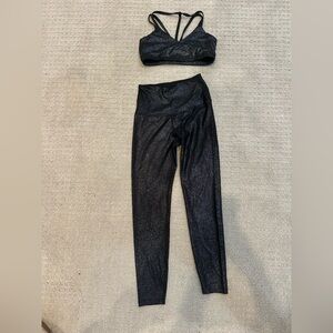 beyond yoga glitter set